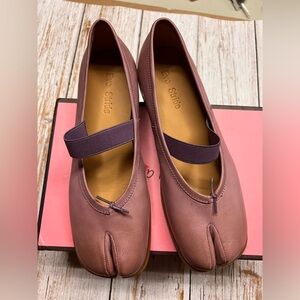 Washed horse leather Split Toe flats